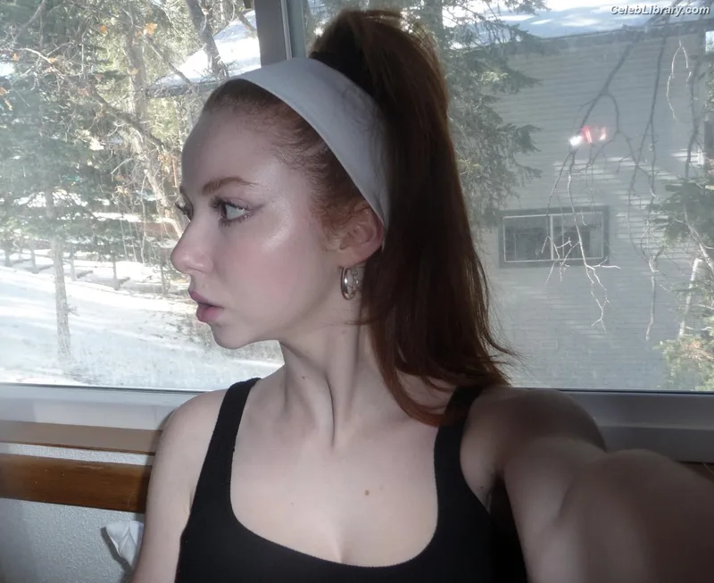 Francesca Capaldi photo 16 of 837