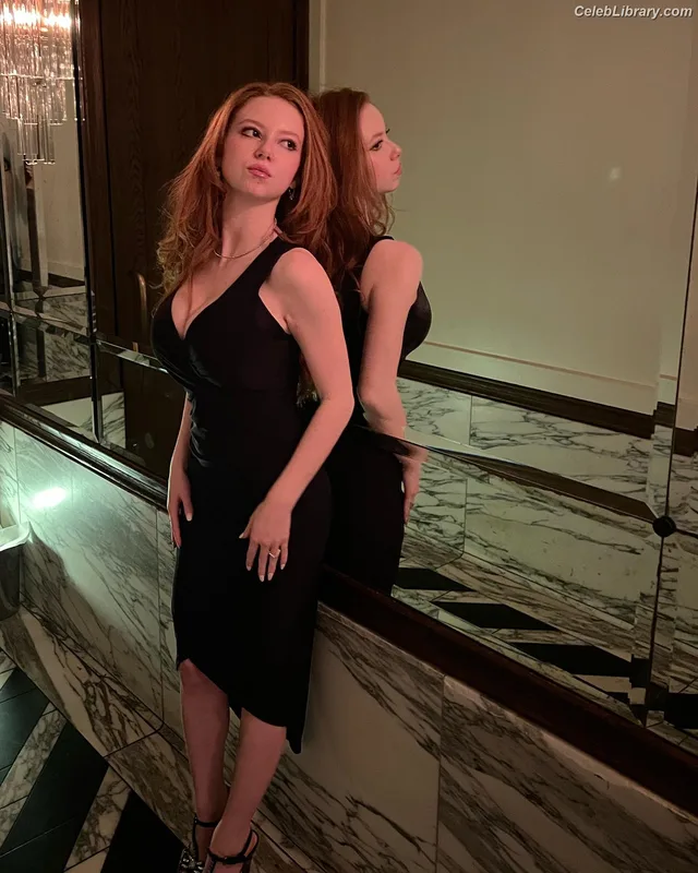 Francesca Capaldi photo 22 of 837