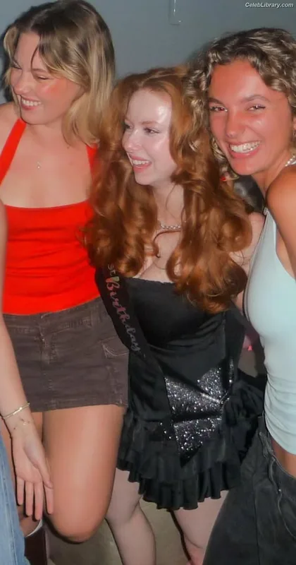 Francesca Capaldi photo 13 of 837