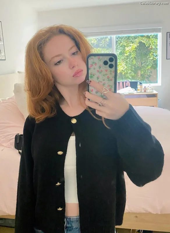 Francesca Capaldi photo 1 of 837
