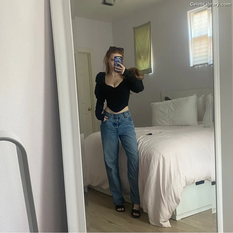 Francesca Capaldi photo 9 of 837