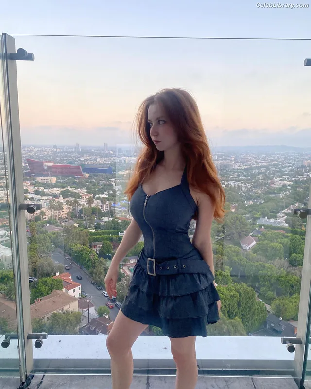 Francesca Capaldi photo 13 of 837
