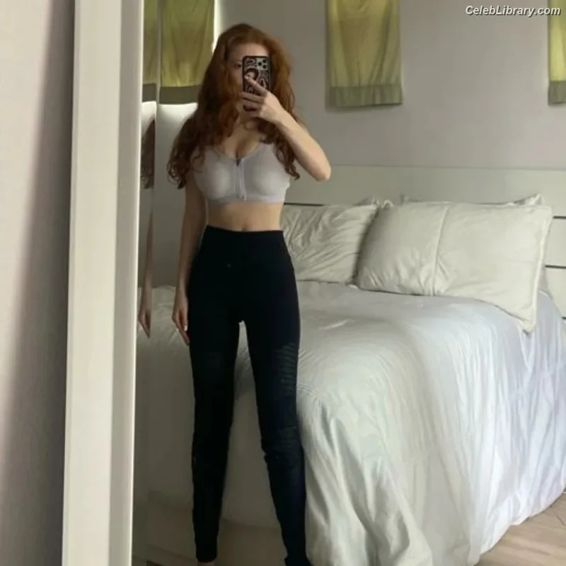 Francesca Capaldi photo 20 of 837