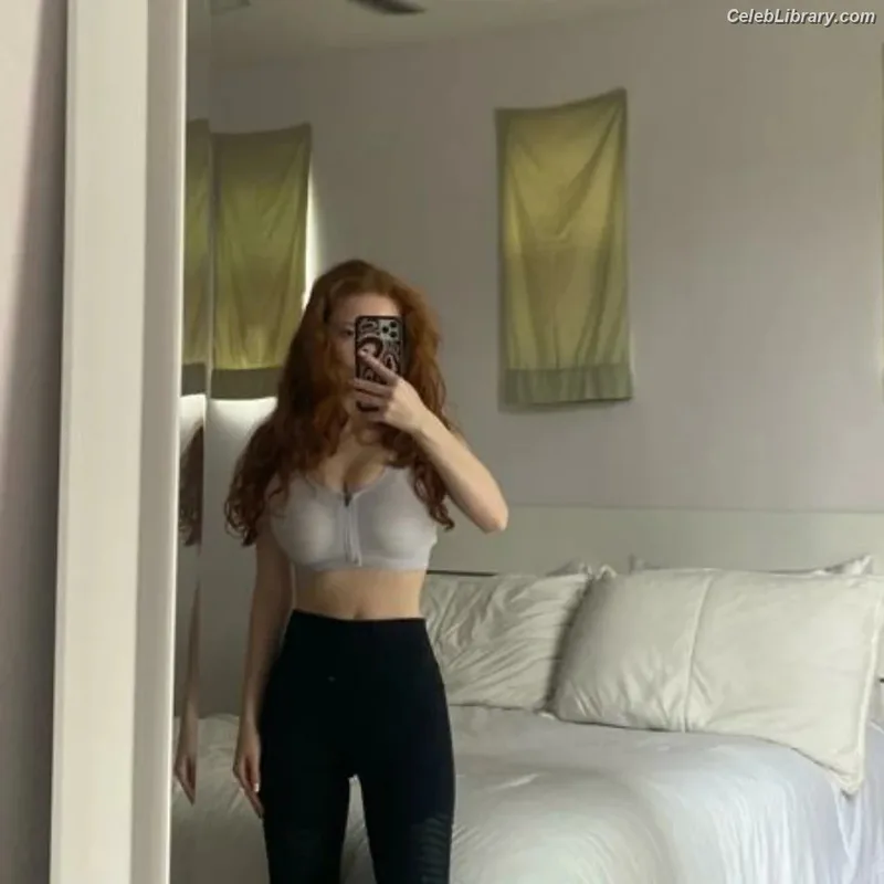 Francesca Capaldi photo 21 of 837