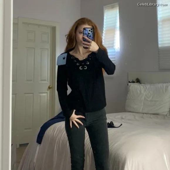 Francesca Capaldi photo 3 of 837