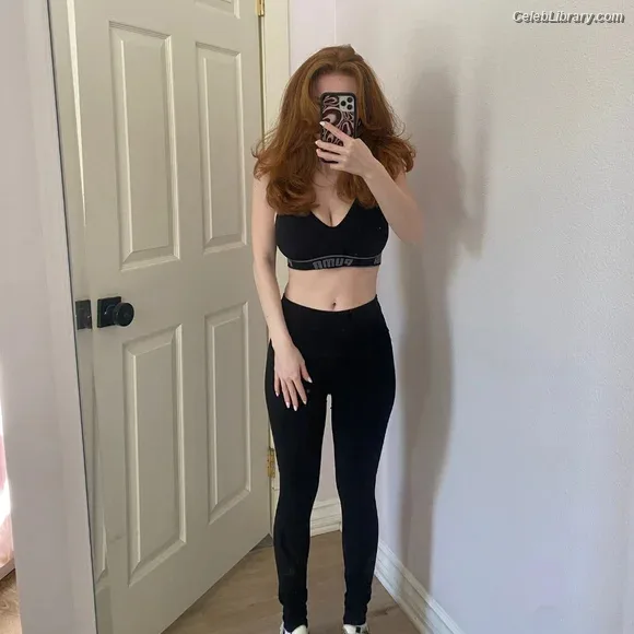 Francesca Capaldi photo 4 of 837
