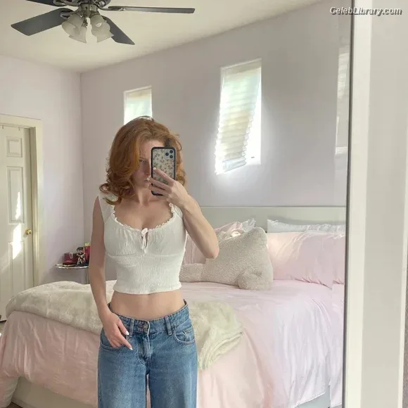 Francesca Capaldi photo 14 of 837