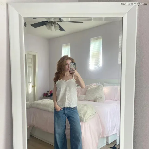 Francesca Capaldi photo 19 of 837