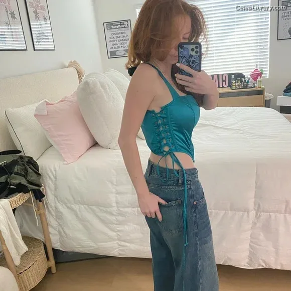 Francesca Capaldi photo 21 of 837