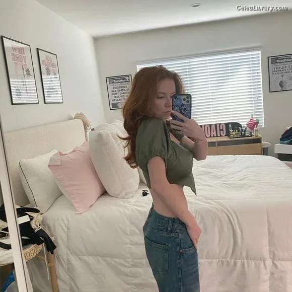 Francesca Capaldi photo 24 of 837