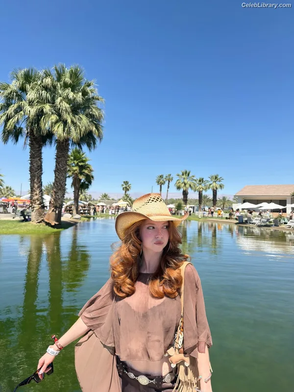 Francesca Capaldi photo 9 of 837