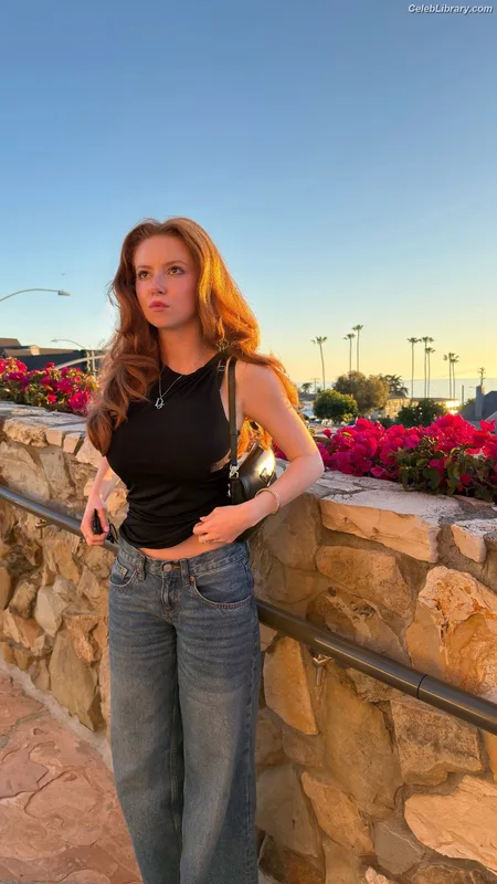 Francesca Capaldi photo 6 of 837