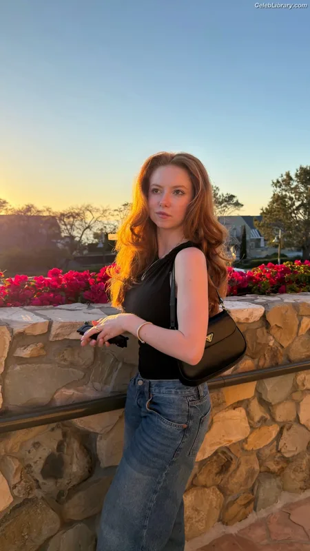 Francesca Capaldi photo 7 of 837