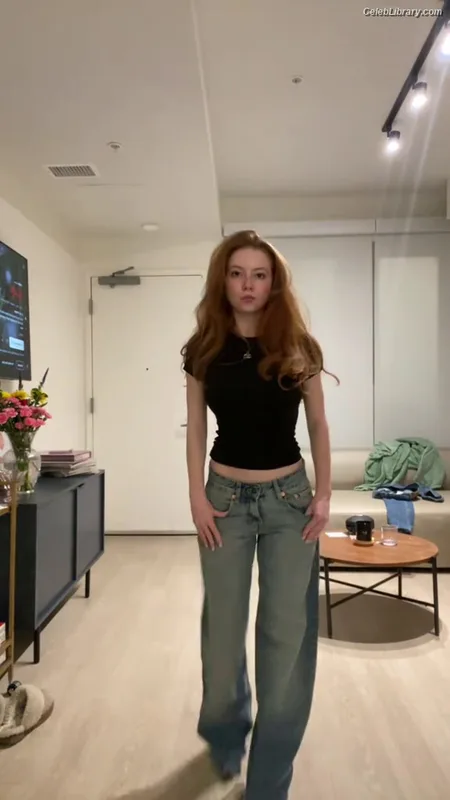 Francesca Capaldi photo 11 of 837