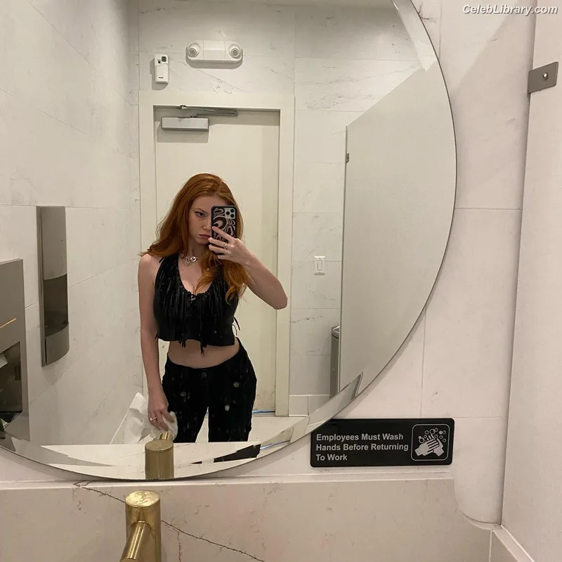Francesca Capaldi photo 18 of 837