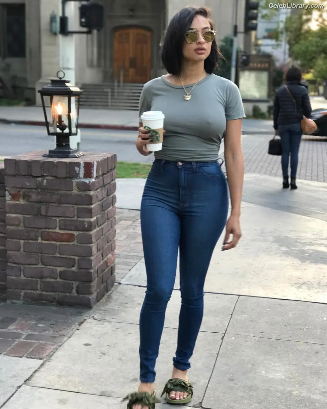 Francia Raisa photo 9 of 630