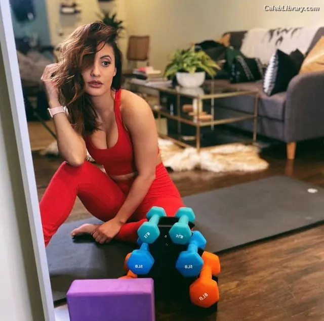 Francia Raisa photo 20 of 630