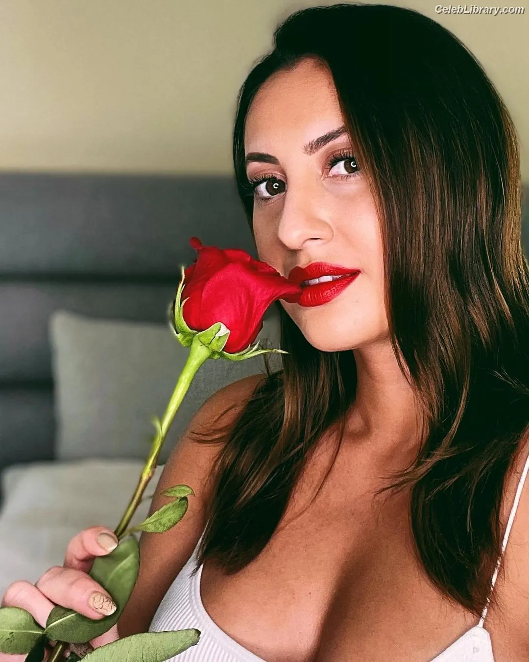 Francia Raisa photo 7 of 630