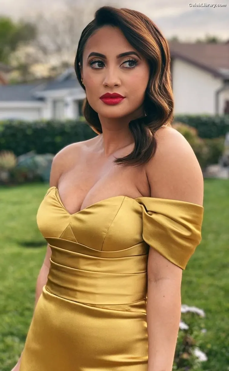 Francia Raisa photo 14 of 630