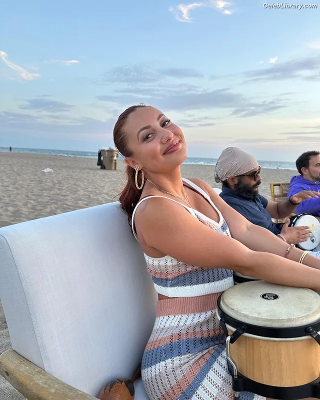 Francia Raisa photo 24 of 632