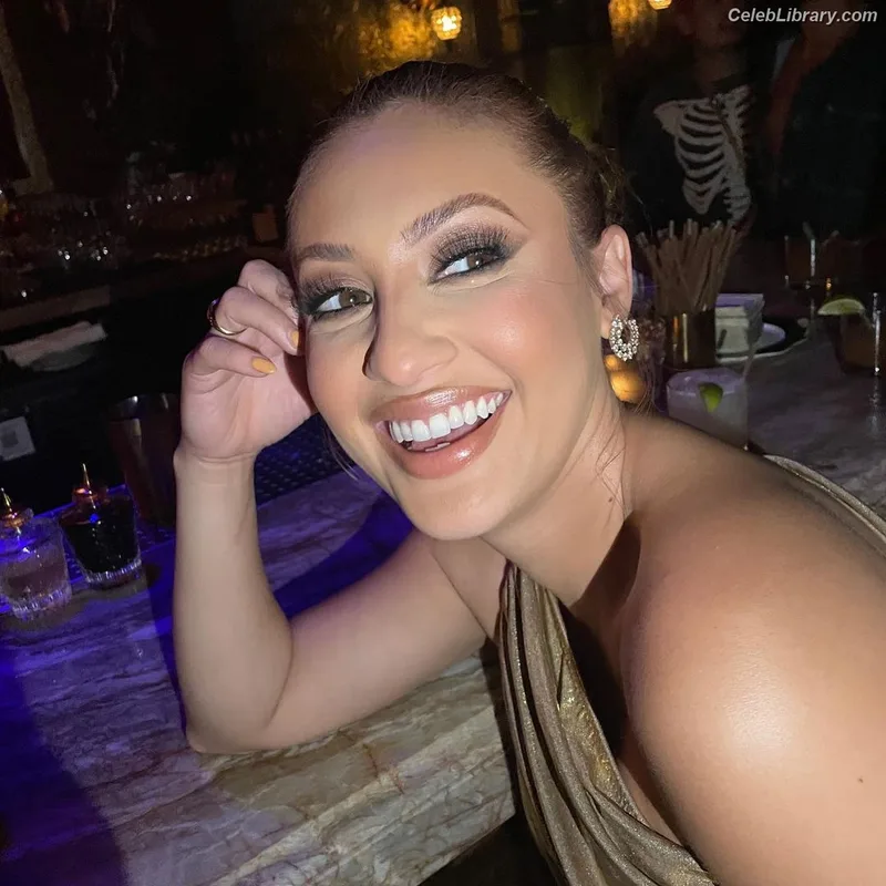 Francia Raisa photo 15 of 632