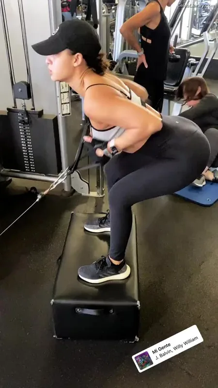 Francia Raisa photo 12 of 632