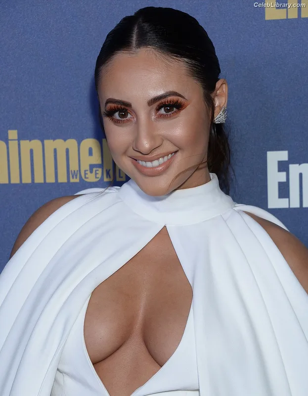 Francia Raisa photo 17 of 632
