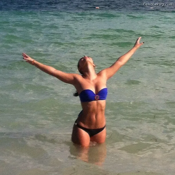 Francia Raisa photo 1 of 632