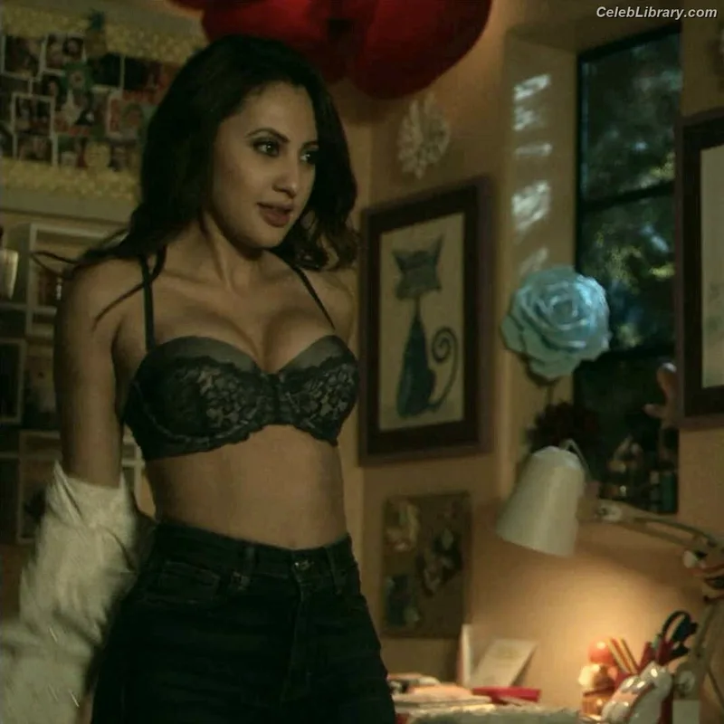 Francia Raisa photo 13 of 632