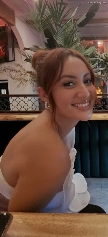 Francia Raisa photo 1 of 632