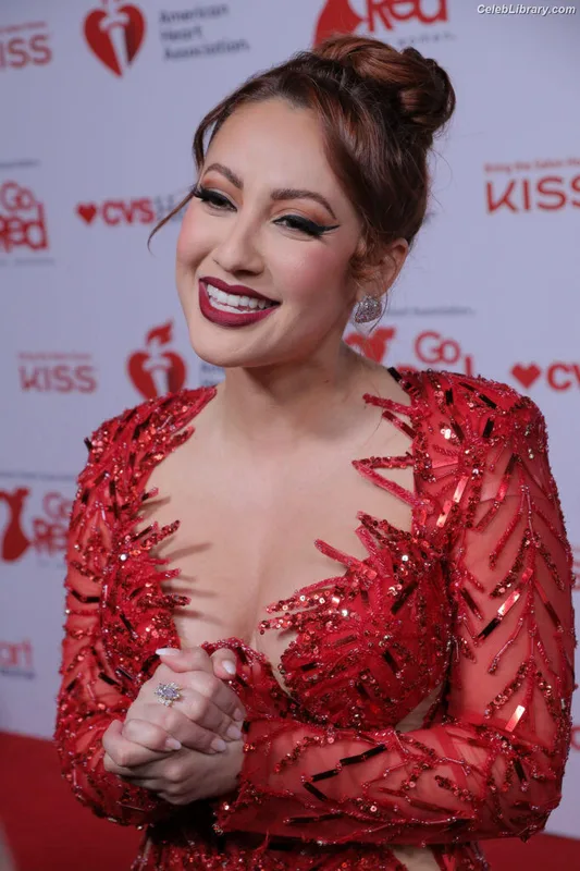 Francia Raisa photo 20 of 632