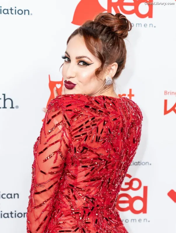Francia Raisa photo 7 of 632
