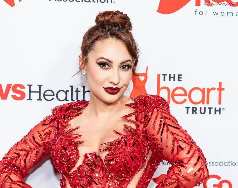 Francia Raisa photo 9 of 632