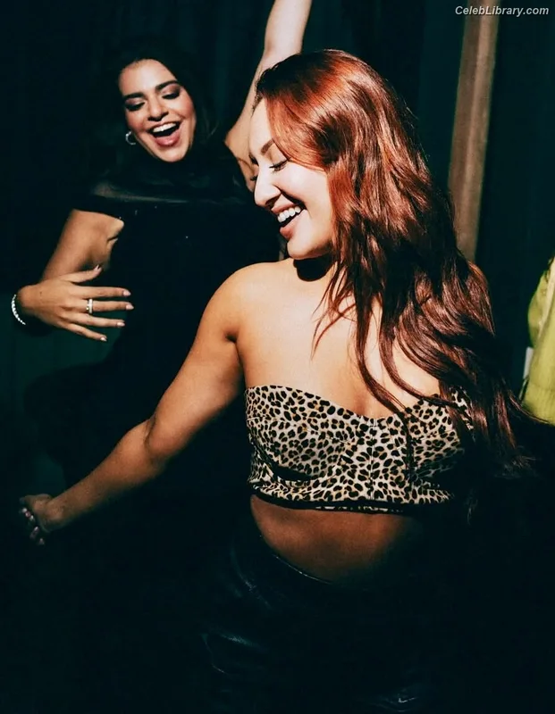 Francia Raisa photo 6 of 632