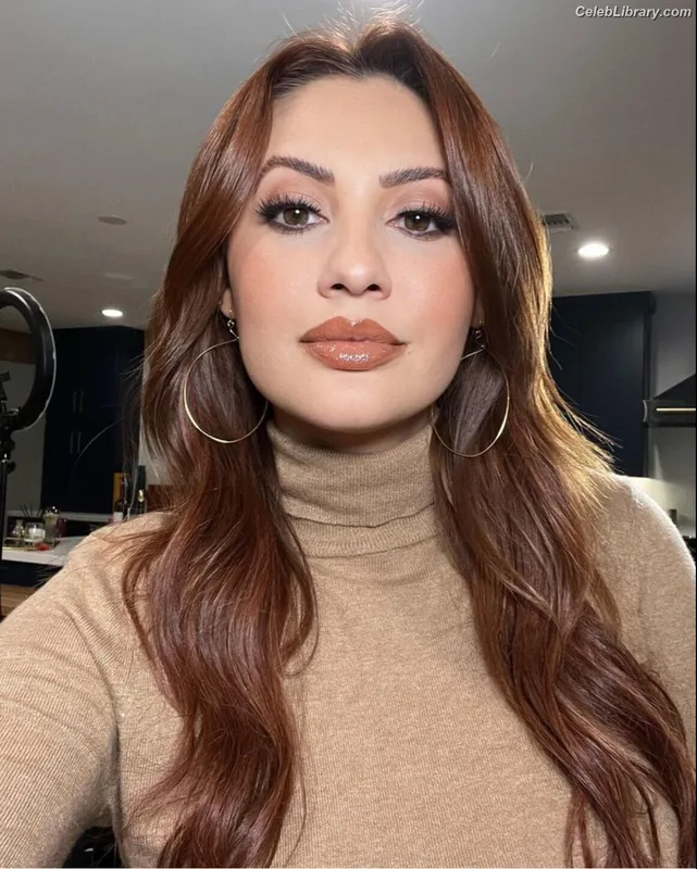 Francia Raisa photo 15 of 632