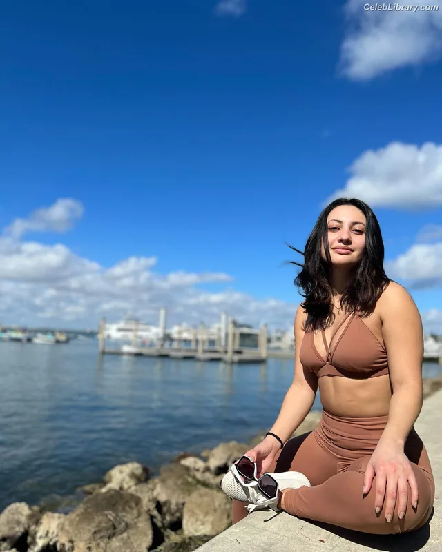 Francia Raisa photo 19 of 632