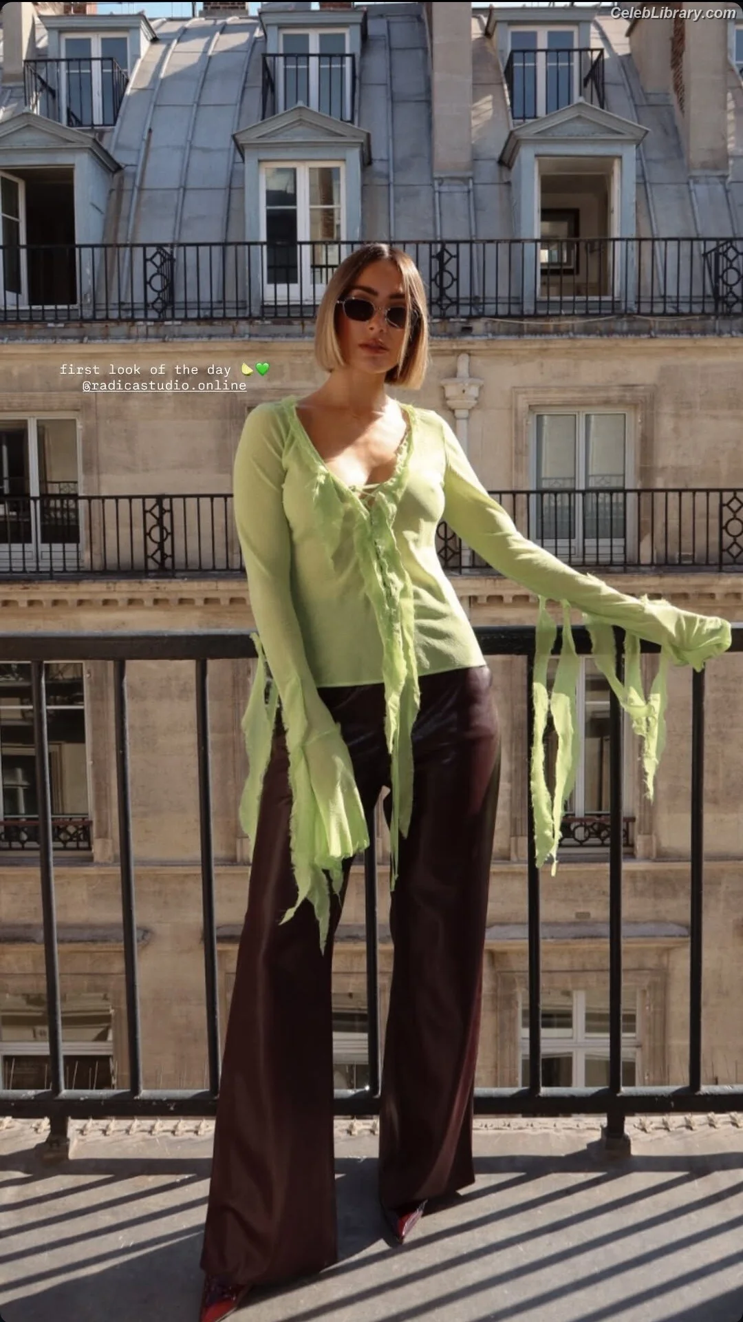 Frankie Bridge photo 6 of 102