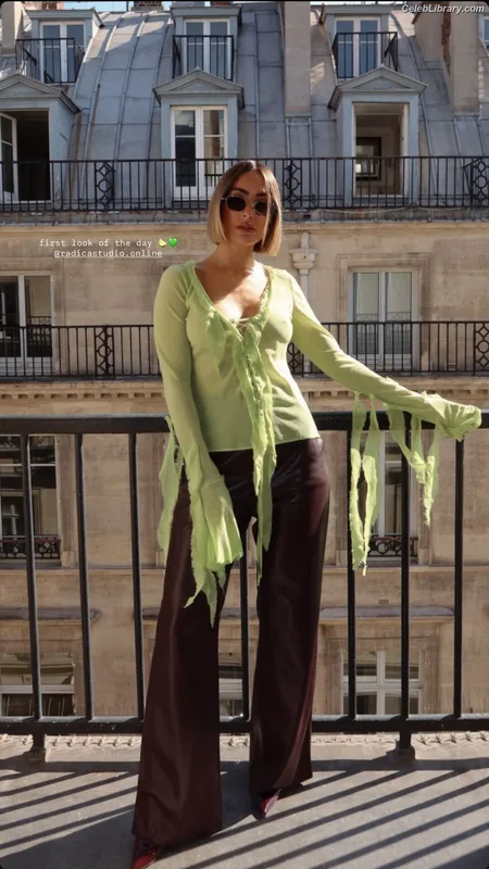Frankie Bridge photo 6 of 103