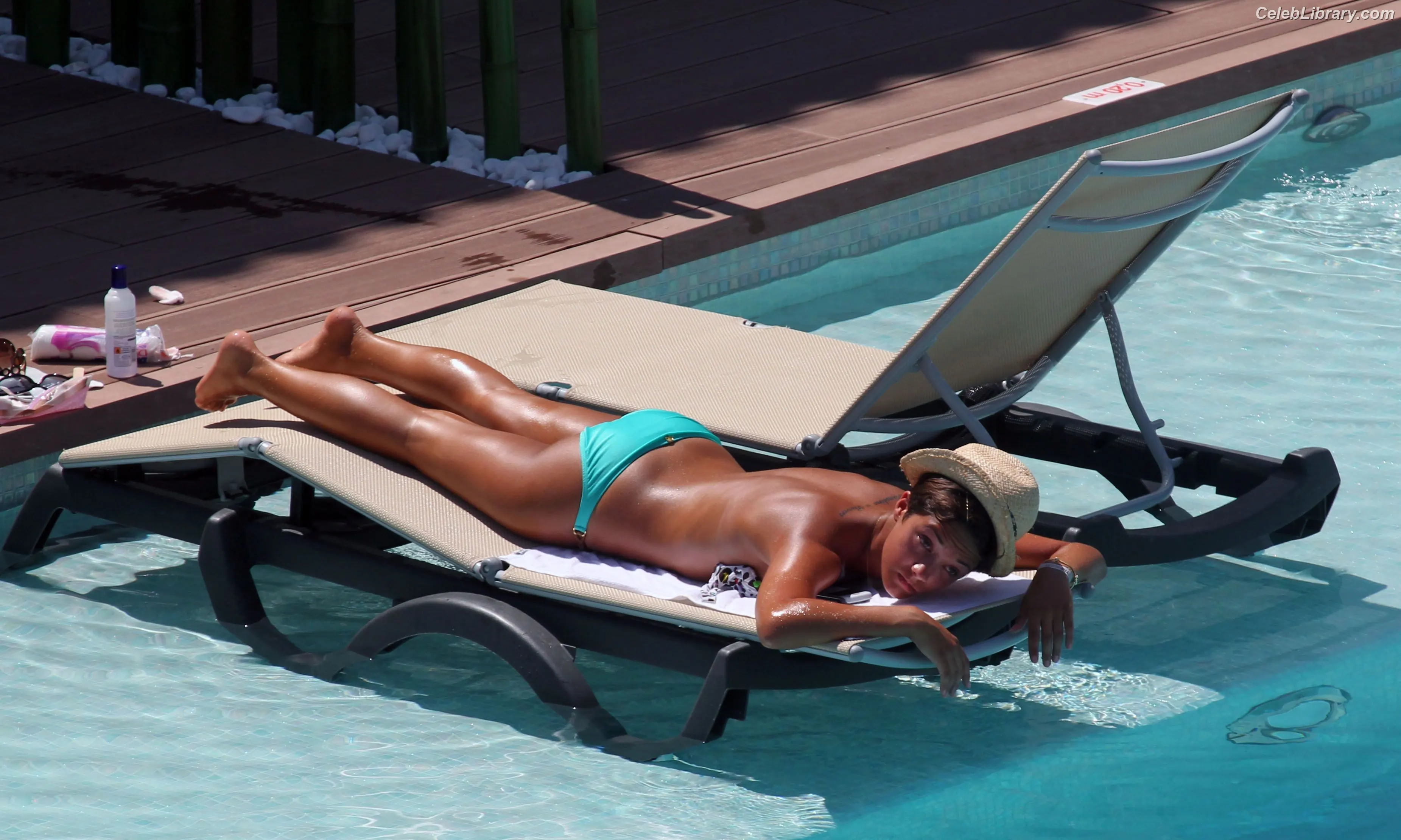Frankie Sandford photo 11 of 100