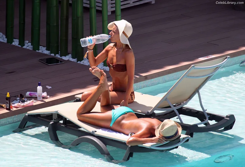 Frankie Sandford photo 14 of 100