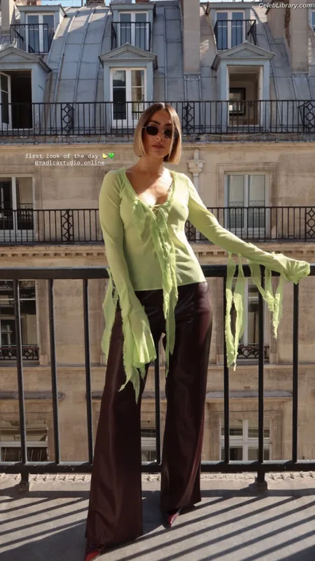 Frankie Sandford photo 2 of 100