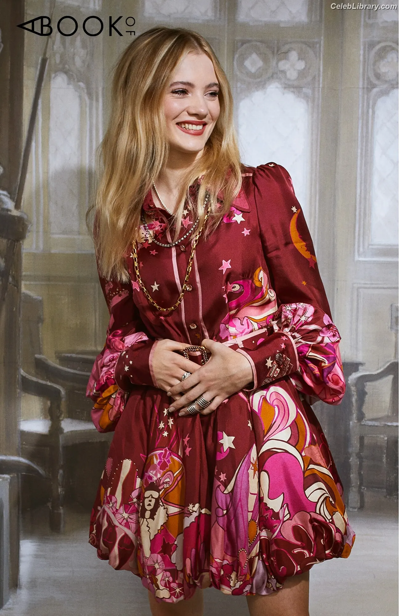 Freya Allan photo 4 of 517
