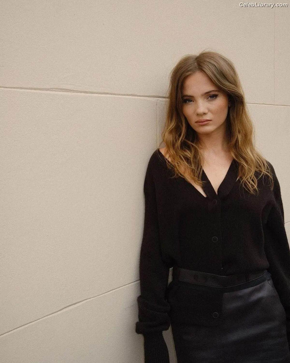 Freya Allan photo 11 of 517