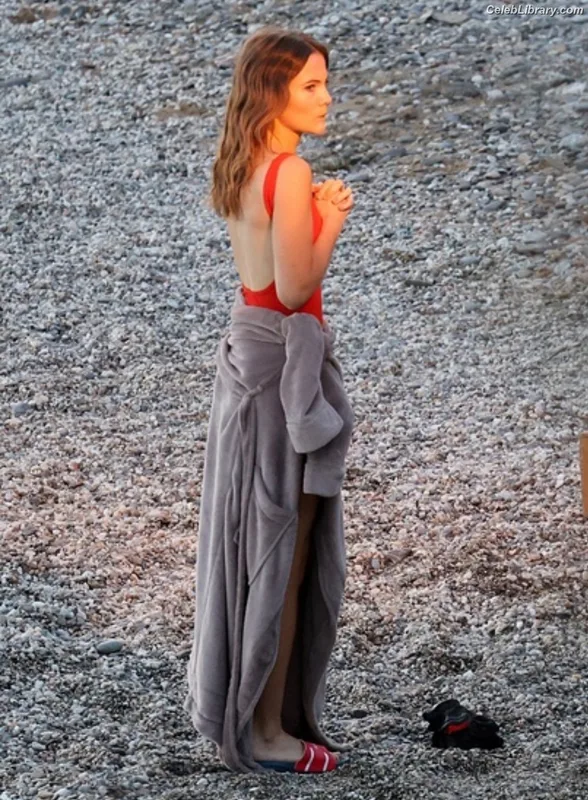 Freya Allan photo 6 of 518