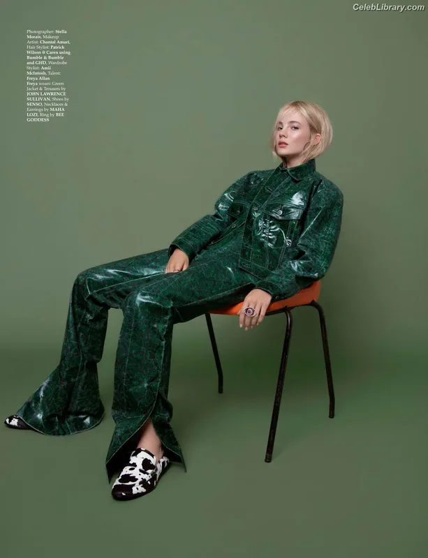 Freya Allan photo 14 of 518