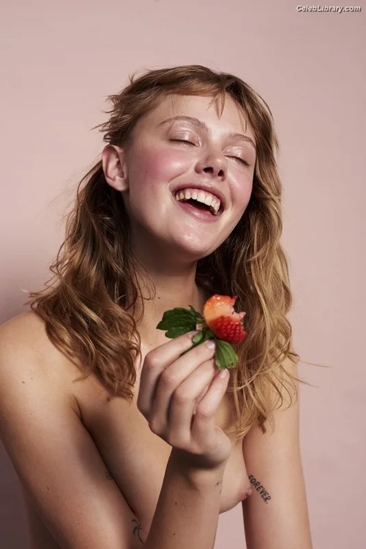 Frida Gustavsson photo 15 of 91