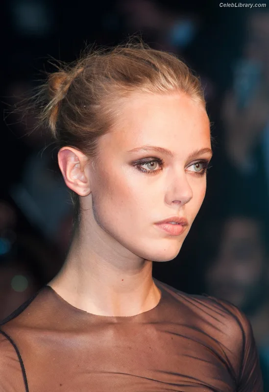 Frida Gustavsson photo 6 of 91