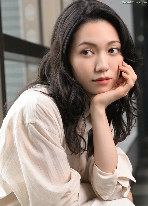 Fumi Nikaido photo 4 of 21