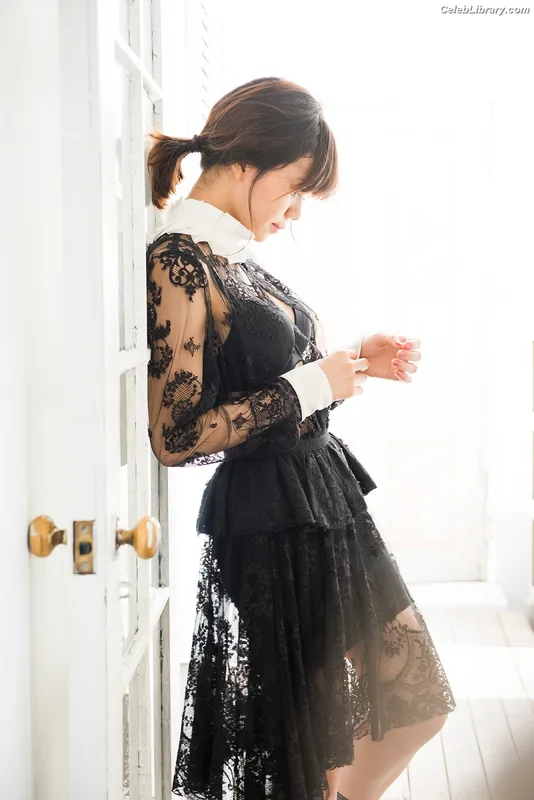 Fumi Nikaido photo 9 of 21