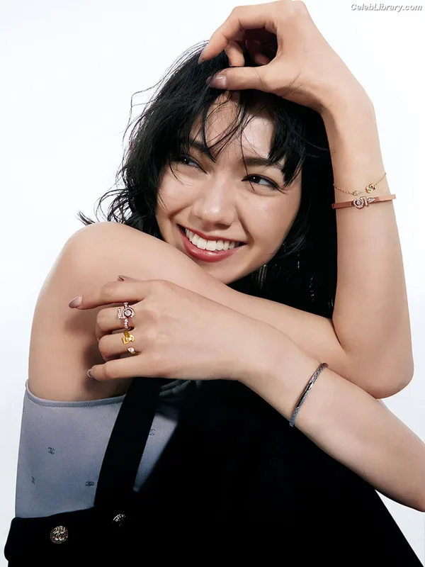 Fumi Nikaido photo 20 of 21